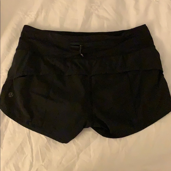 Black Lululemon speedy shorts - Picture 2 of 4